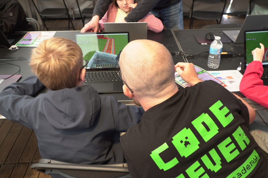 Leer de basis van programmeren in Minecraft education!
