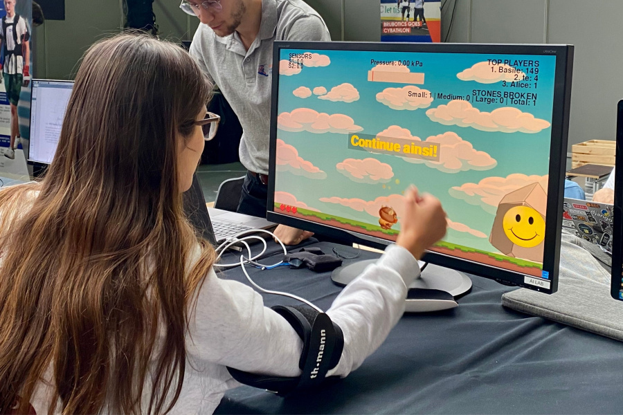 Hoe laat je mens en robot samenwerken? Dat ontdek je in deze interactieve zone!